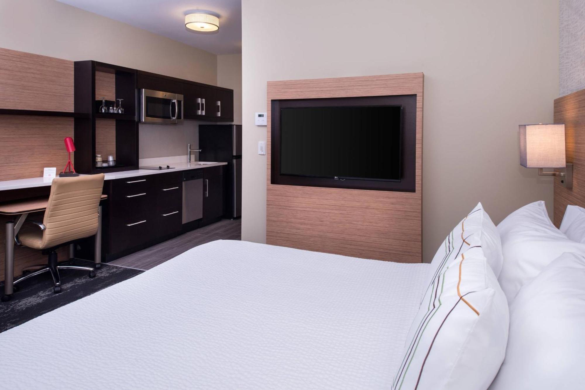 Towneplace Suites By Marriott Saskatoon Exterior foto
