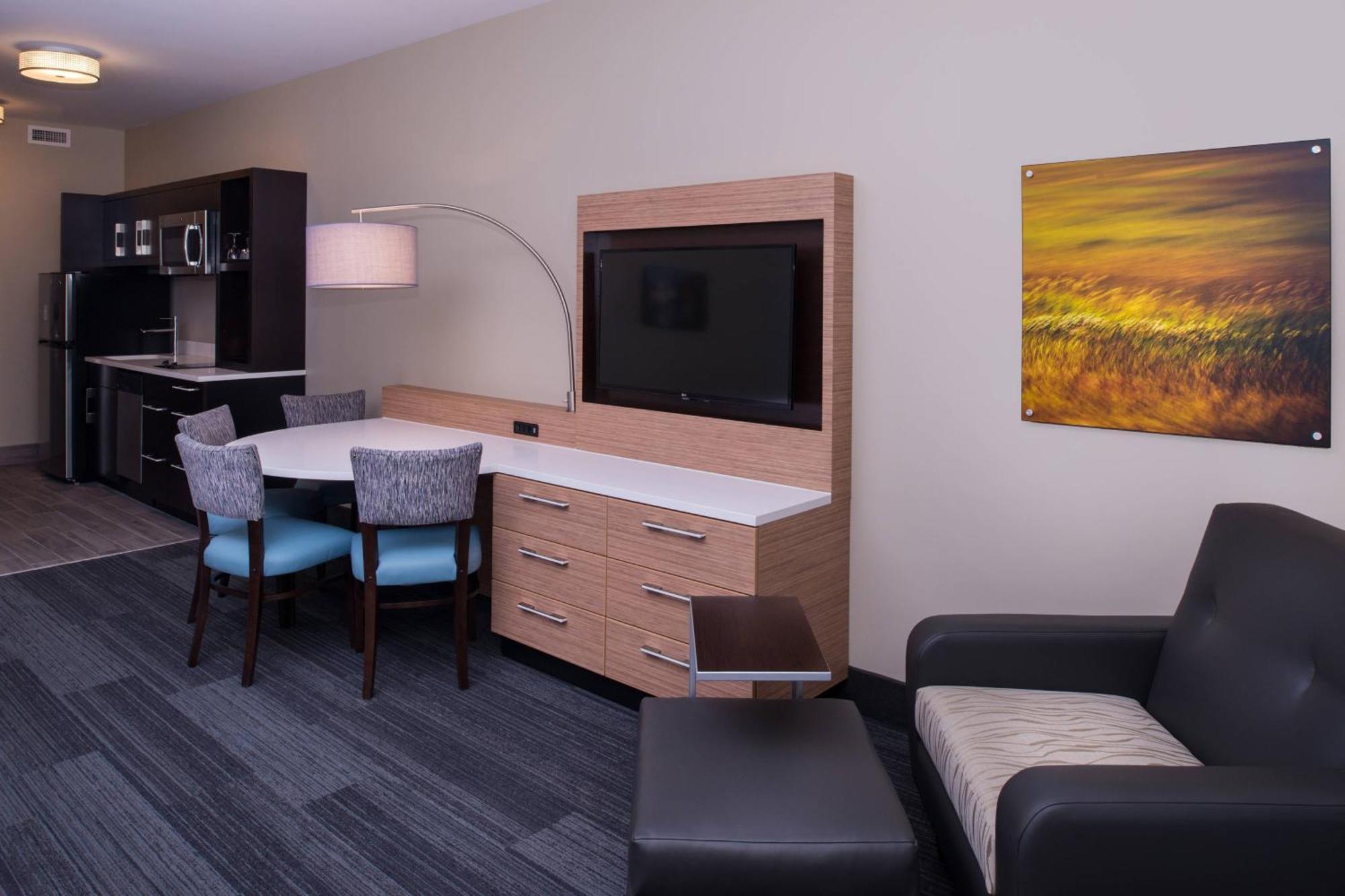 Towneplace Suites By Marriott Saskatoon Exterior foto